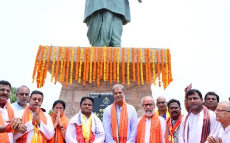 ଗୋପବନ୍ଧୁଙ୍କ ଗାଁରେ ବୁଲିଲେ ମୁଖ୍ୟମନ୍ତ୍ରୀ, ଲୋକଙ୍କ ସହ ମିଶିଲେ