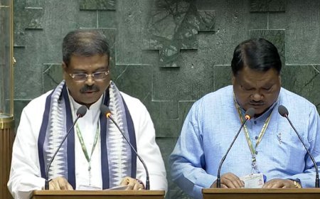 ସାଂସଦ ଭାବେ ଓଡ଼ିଆରେ ଶପଥ ନେଲେ କେନ୍ଦ୍ରମନ୍ତ୍ରୀ ଧର୍ମେନ୍ଦ୍ର ପ୍ରଧାନ ଓ ଜୁଏଲ ଓରାମ