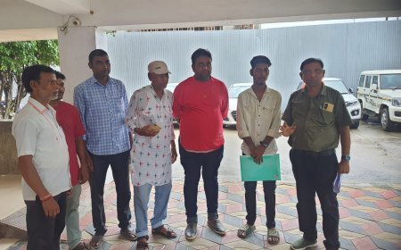 ମେଧାବୀ ଛାତ୍ରଙ୍କୁ ଆଡ଼ମିସନ ପାଇଁ ସହାୟତା କଲେ ସମାଜସେବୀ ଡ଼ ଦୀପକ ପାଣ୍ଡେ