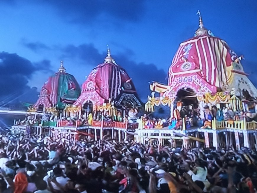ରଥ ଉପରେ ସୁନାବେଶରେ ସଜ୍ଜିତ ହୋଇଛନ୍ତି ଚତୁର୍ଦ୍ଧାମୂର୍ତ୍ତି, ଦେଖନ୍ତୁ ଝଲକ...