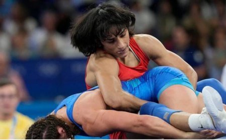 ଅଲିମ୍ପିକ୍ସରେ ଇତିହାସ ରଚିଲେ ଭିନେଶ, ସ୍ୱର୍ଣ୍ଣ ପାଇଁ ଖେଳିବେ