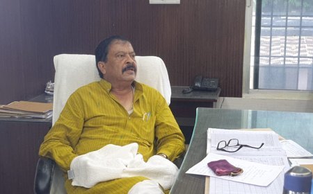 ରାଜସ୍ବ ମନ୍ତ୍ରୀ ସୁରେଶ ପୂଜାରୀଙ୍କ ଅଚାନକ ସମ୍ବଲପୁର ସଦର ତହସିଲ ଅଫିସ ପରିଦର୍ଶନ