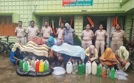 ଦେଶୀ ଚୋରା ମଦ ସହ ପୋଚ ଏବଂ ବାଇକ ଜବତ, ୧୫ ଗିରଫ