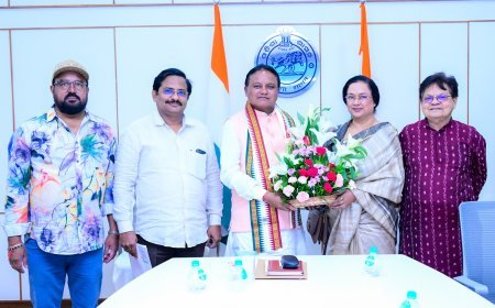 ଓଡ଼ିଆ ଫିଲ୍ମ ‘ଆଶ୍ରମ’କୁ ଟ୍ୟାକ୍ସ ଫ୍ରି କରିବାକୁ ମୁଖ୍ୟମନ୍ତ୍ରୀଙ୍କୁ ଭେଟିଲେ ଏହାର ପୁରା ଟିମ୍