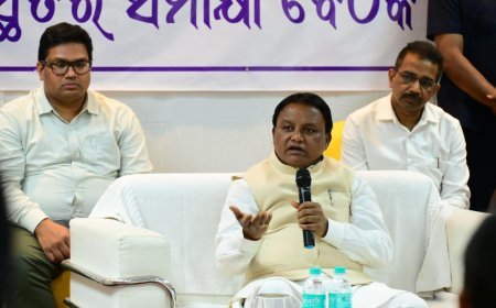 ମୁଖ୍ୟମନ୍ତ୍ରୀଙ୍କ ବାଲେଶ୍ବର ଗସ୍ତ ; ବାଲିଆପାଳ ଓ ଭୋଗରାଇ ବନ୍ୟା ପ୍ରଭାବିତ ଅଞ୍ଚଳରେ ଆକାଶ ମାର୍ଗରୁ ସ୍ଥିତି ଅନୁଧ୍ୟାନ କଲେ