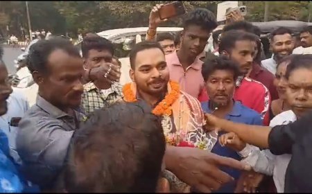 ଡଃ ଆକାଶ ସୁନାଙ୍କୁ ବିପୁଳ ସମ୍ବର୍ଦ୍ଧନା, ଓଏସସ ପରୀକ୍ଷାରେ ୩୯୦ରାଙ୍କ ରଖିଛନ୍ତି