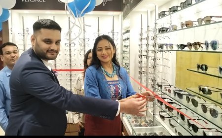 ବଜ୍ରକବାତି ମାରୁତି କମ୍ପ୍ଲେକ୍ସ, କଟକରେ ପୁନଃ ଉଦଘାଟନ ହେଲା ‘ହିମାଳୟ ଅପ୍ଟିକାଲ’ର ନୂଆ ଷ୍ଟୋର, ସ୍ୱତନ୍ତ୍ର ଲେନ୍ସ ଉପରେ ଫ୍ରେମ୍ ମାଗଣା