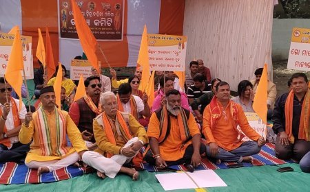 ଗୋହତ୍ୟା ସମ୍ପୂର୍ଣ୍ଣ ବନ୍ଦ ଦାବିରେ କେଶରୀୟା ହିନ୍ଦୁ ବାହିନୀ  ପକ୍ଷରୁ ବିକ୍ଷୋଭ