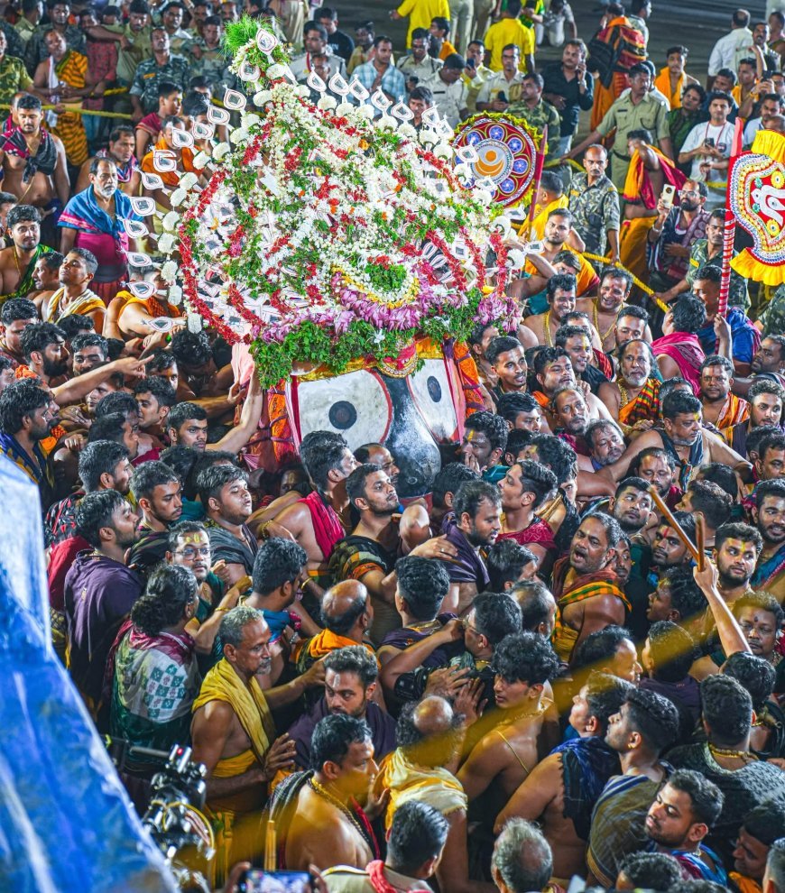 ଆଡ଼ପ ମଣ୍ଡପରେ ବିଜେ କଲେ ମହାପ୍ରଭୁ