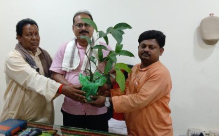 "ସସ୍କୃତି ବନ୍ଧୁ" ଡିଏସପି ସରୋଜକାନ୍ତ ସାହୁଙ୍କୁ ଶ୍ରୀ ଜଗନ୍ନାଥ ଟ୍ରଷ୍ଟ ପକ୍ଷରୁ ସମ୍ମାନୀତ