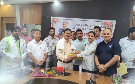 ଓଡ଼ିଶାର ବିଶିଷ୍ଟ କର୍ମଚାରୀ ନେତା ପ୍ରଭାତ ମହାନ୍ତିଙ୍କ ଜନ୍ମଦିନ ପାଳନ