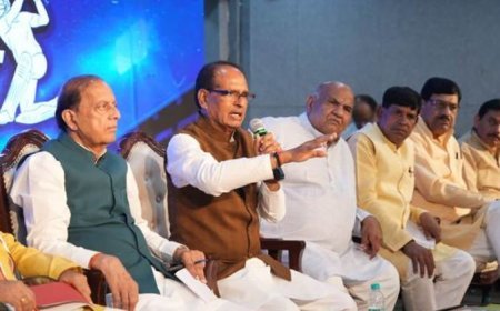 आगामी खेल महोत्सव की तैयारियों को लेकर केंद्रीय मंत्री ने पदाधिकारियों को दिशा-निर्देश दिए