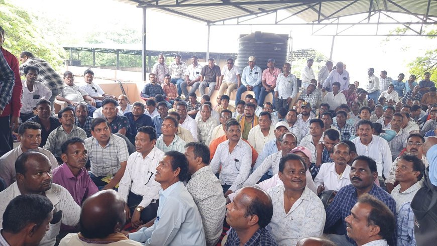 ସମ୍ବଲପୁରରେ ପଶ୍ଚିମ ଓଡ଼ିଶାର ୧୮ ଜିଲ୍ଲାର କୃଷକ ସାଥିଙ୍କ ଗୁରୁତ୍ୱପୂର୍ଣ୍ଣ ବୈଠକ, ରାଜ୍ୟ ସରକାରଙ୍କୁ ଦରମା ବୃଦ୍ଧି ପାଇଁ ଦାବି