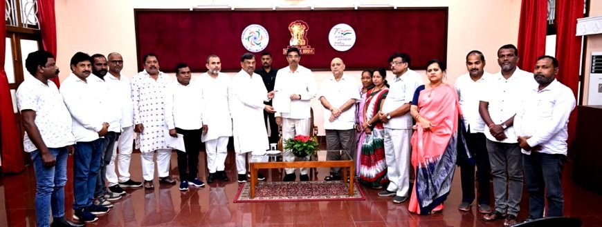 ରିସା ମାଙ୍କଡ଼ିଆଙ୍କର ଅନାହାର ମୃତ୍ୟୁ ପାଇଁ କଂଗ୍ରେସର ପ୍ରତିନିଧି ଦଳ ରାଜ୍ୟପାଳଙ୍କୁ ଦଳ ଭେଟିଲେ