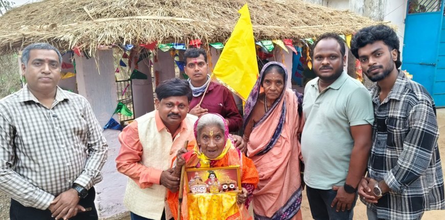 ବାର୍ଦ୍ଧକ୍ୟକୁ ହରାଇ ପଦ୍ମାବତୀ ଶହେ ବର୍ଷ ପରେ ବି ଗଢି ଚାଲିଛନ୍ତି ଗୋଟେ ପରେ ଗୋଟେ ମନ୍ଦିର