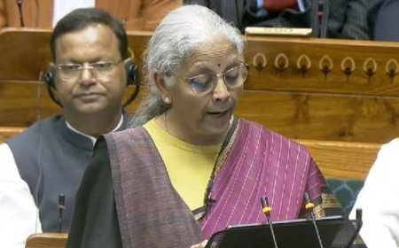 ୯ମ ଥର ବଜେଟ୍ ଆଗତ କରି ରେକର୍ଡ଼ କଲେ ନିର୍ମଳା ସୀତାରମଣ