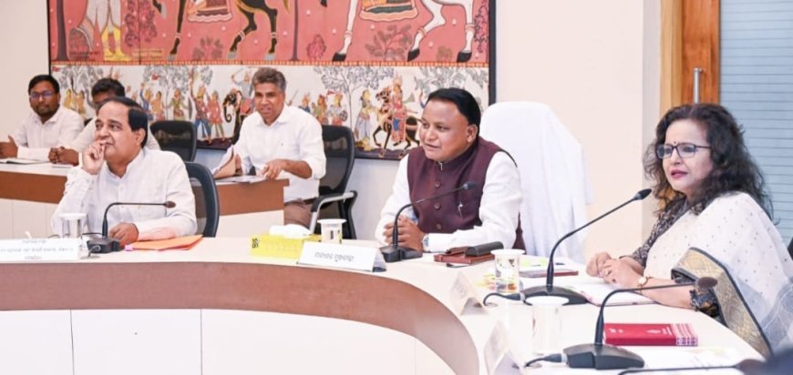 ଅତ୍ୟାବଶ୍ୟକ ସାମଗ୍ରୀର ଯୋଗାଣ ଉପରେ ଜିଲ୍ଲାପାଳମାନଙ୍କ ସହ ମୁଖ୍ୟମନ୍ତ୍ରୀଙ୍କ ଆଲୋଚନା